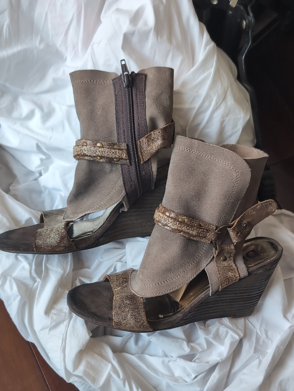 Diba Leather Women's Brown Suede Wedge Sandals 9.5